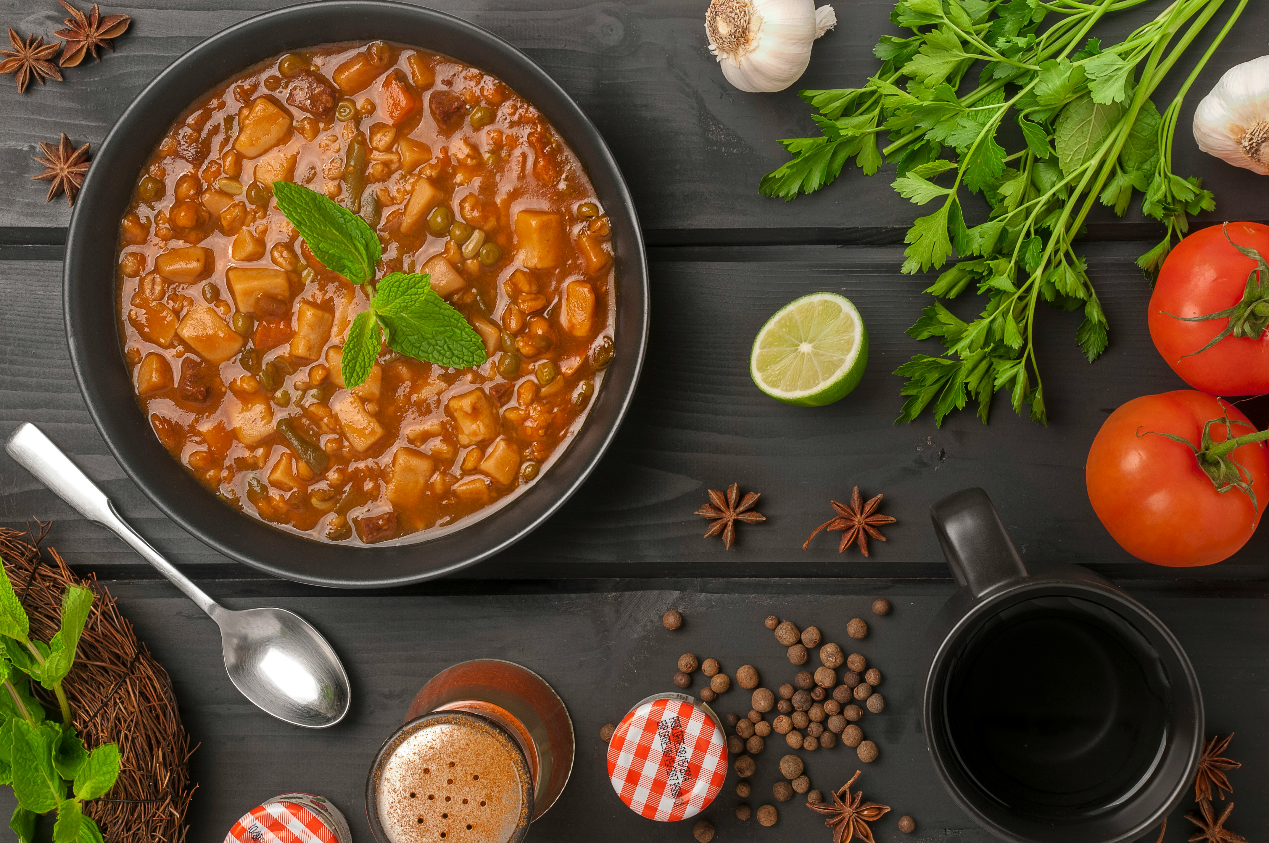 Gulasch non-binär - Fleischarmes österreichisches Gulasch Rezept
